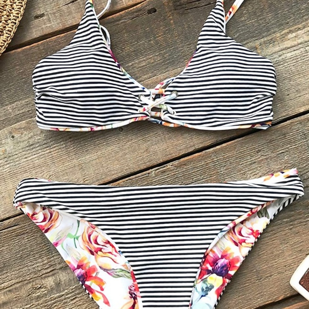 🆕 Women’s reversible lace up bikini set floral